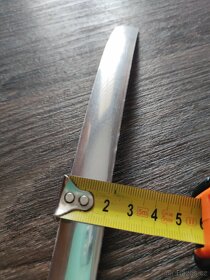 Prodam samolepici chromovou listu delka 6m sirka 2cm - 4