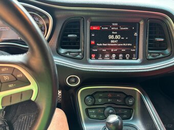 Dodge Challenger - 4