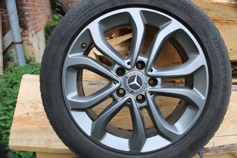 Originální Mercedes kola 5x112 Zimní 225/50/17 + sada šroubů - 4