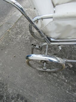 Nabízím historický kočárek pro dítě. Původní stav. Jen co je - 4