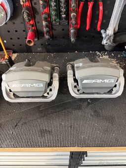 Mercedes AMG brzdy - 4