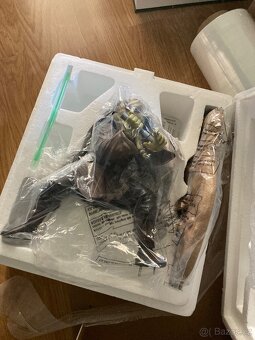 Star Wars Episode II Premier Kolekce 1/7 Kit Fisto 23 cm - 4