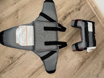 Opora hlavy a trupu Thule Chariot Baby Supporter - 4