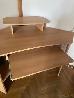 Počítačový stůl - 4