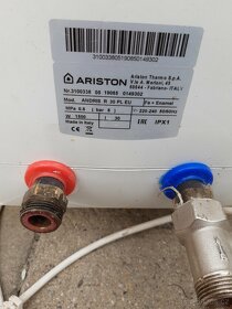Bojler pro ohřev  vody Ariston 30 l - 4
