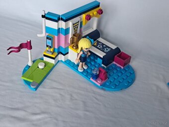 STAVEBNICE LEGO® FRIENDS 41328 STEPHANIE A JEJÍ LOŽNICE - 4