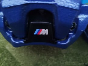BMW zadní modré M sportovní brzdiče třmeny řada G - 4