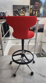Kancléře barová židle Vitra Pivot - 4