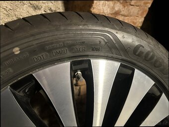 Alu kola Mercedes V,E W213 18 letní orig.Goodyear - 4