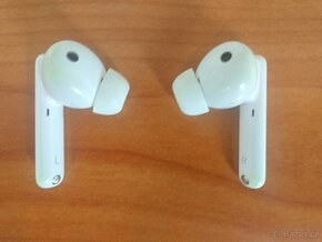 Bezdrátová sluchátka HUAWEI FreeBuds 5i - Ceramic White - 4