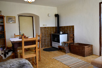 Rožmitál -prodej chalupy s dispozicí 3+1 a pozemkem 1 250 m2 - 4