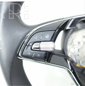 MULTIFUNKČNÍ KOŽENÝ VOLANT
ŠKODA OCTAVIA 4
5E3.959.542.J - 4