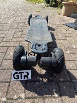 Elektrický longboard Evolve GTR Carbon TOP STAV - 4