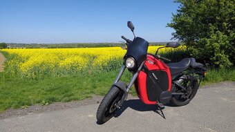 Brammo Enertia Plus - 4