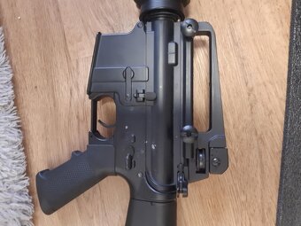 Airsoftová zbraň M16 - 4