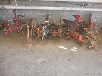 prodám malotraktor vari s nářadím a s příslušenstvím - 4