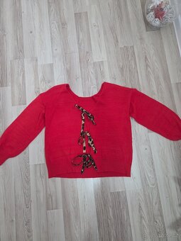 Krásný červený svetr vel.L - 4