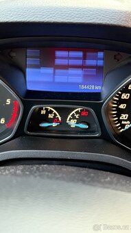 Ford Kuga 2.0 TDCi -Titanium/103 kW 4x4 Automat - 4