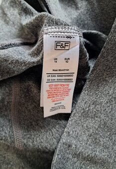 Sportovní capri LEGÍNY F&F 1x oblečené - 4