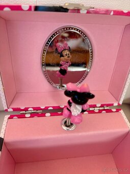 Panenky Minnie + hrací skříňka - 4