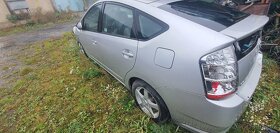 Toyota prius - 4