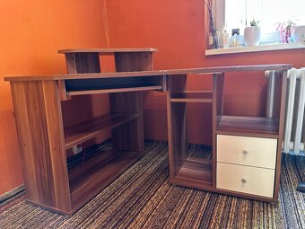 Rohový PC stůl – elegantní a praktický - 4