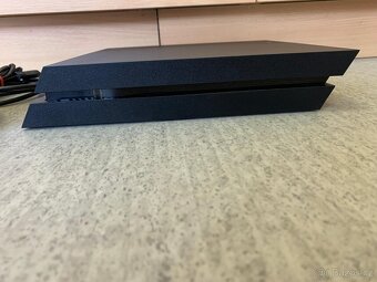 Sony Playstation 4, 500 Gb + Originální ovladač - 4