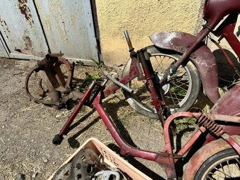 JAWA 555 díly - úklid garáže - 4