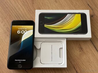 iPhone SE 2020 64 GB - 4