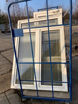 Okna, výlohy, okenní skla - 4