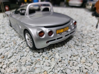 model auta Renault Spider sport 1999 Otto mobile 1:18 - 4
