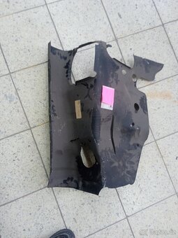 VW Polo Cupé r. 1990 pravý př. podběh nový - 4