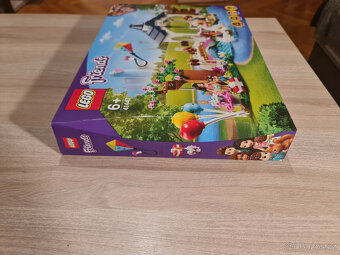 LEGO® Friends 41447 Park v městečku Heartlake - 4