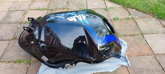 Yamaha MT-10 SP - nádrž - 4