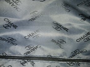 Černý skořepinový kufr Chanel - 4