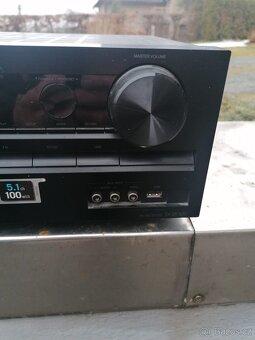 Zesilovač Onkyo - 4