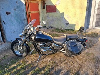 Suzuki VZ 800 Marauder - 4