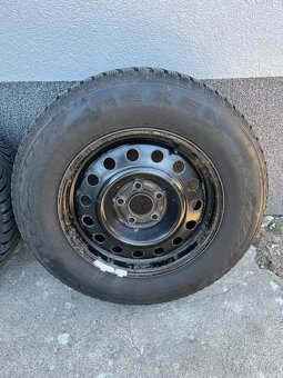 Prodám sadu disku se zimní pneu 215/70/16 - 4