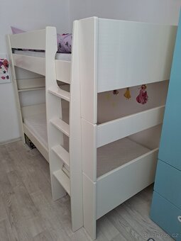 Dvoupatrová dětská postel z masivu - 4