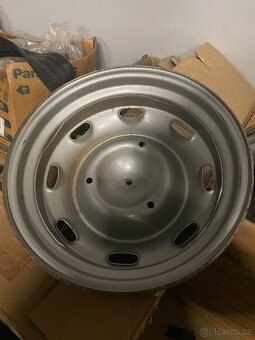 Renault R8 plechová kola - 4