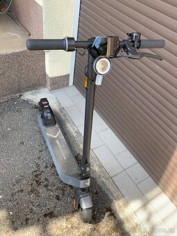 Elektrická koloběžka NIU KQi2 Pro  na opravu - 4