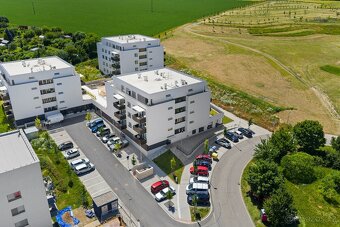 Litomyšl nový střešní byt 3kk, velká terasa, dvě garáž.stání - 4