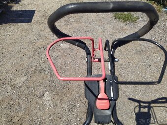 Sekačka Hecht 5556, záběr 51 cm, motor 3,2 kW - 4