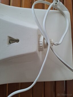 KRÁSNÝ SVÍTÍCÍ DEKORAČNÍ KACHEL NA STĚNU NEBO POLIČKU - 4