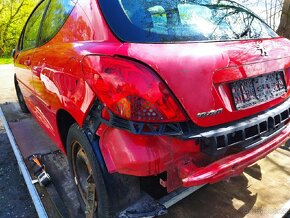 Prodám veškeré náhradní díly z Peugeot 207 - 4