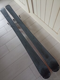 Dětské lyže Völki 120cm+ 2 x lyžáky - 4