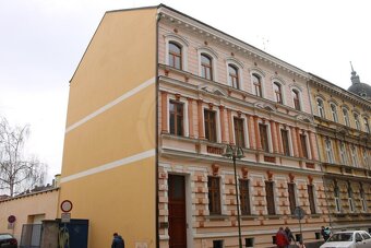 PRODEJ PROSTORNÉHO BYTU 3+1, JERONÝMOVA, ČESKÉ BUDĚJOVICE - 4