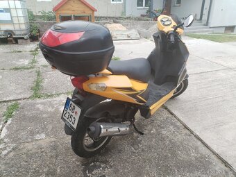 Skutr Rhon LH50QT - 4