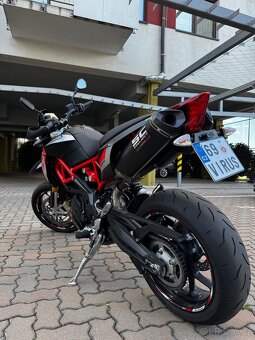 Aprilia Dorsoduro 900 - 4