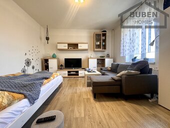Rodinný dům (3 bytové jednotky) se zahradou 625 m2 - Cheb - - 4